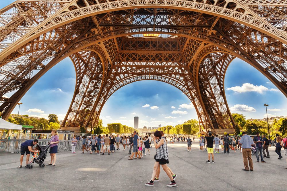 Paris Hakkında